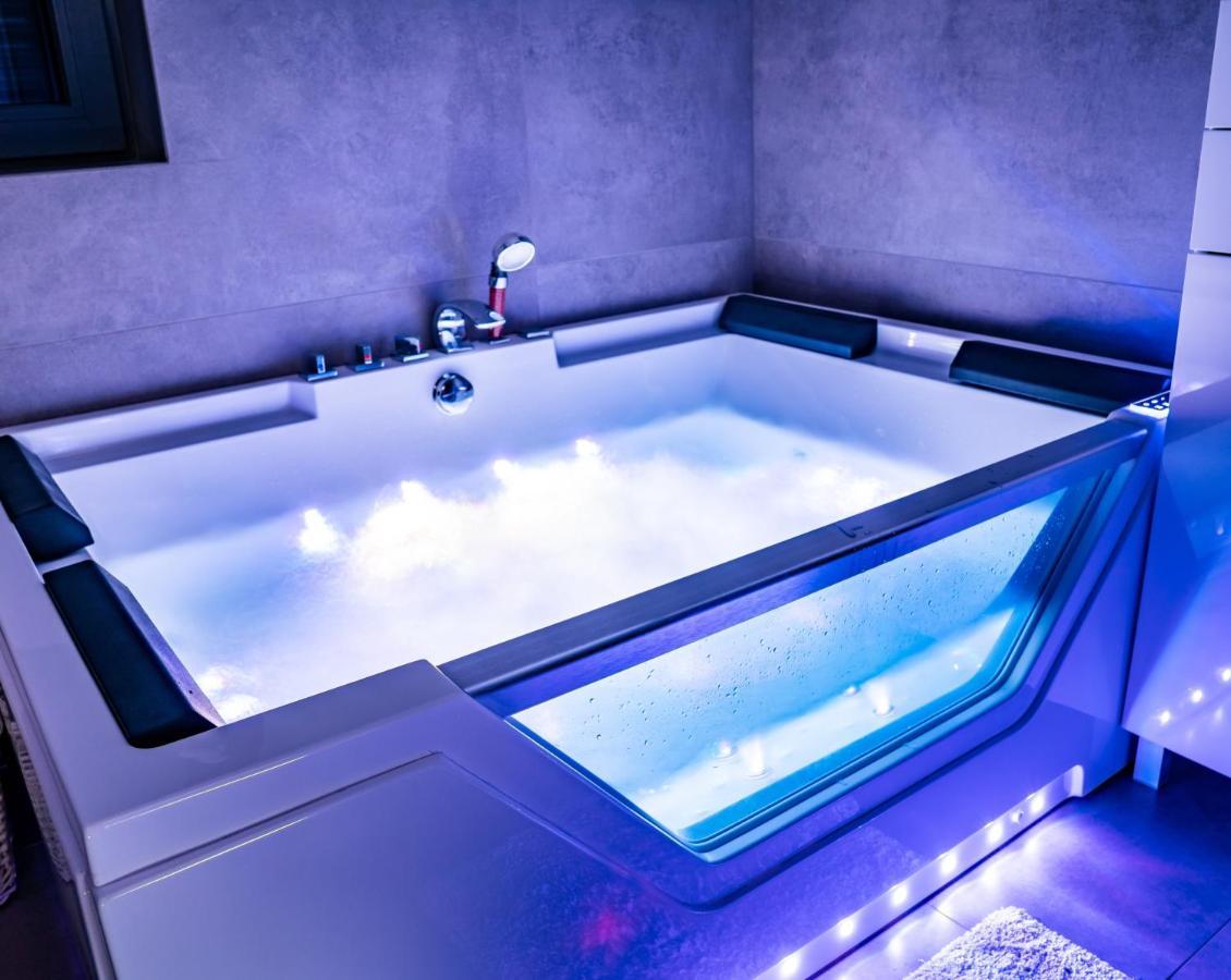 Domek Hot Tub Jacuzzi Chillout كولوبرزيغ المظهر الخارجي الصورة